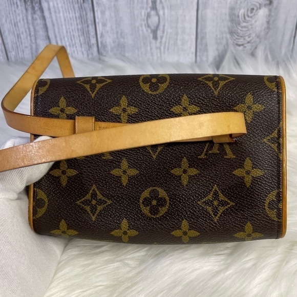 LOUIS VUITTON florentine waist/ shoulder bag in monogram - Picture 4 of 16